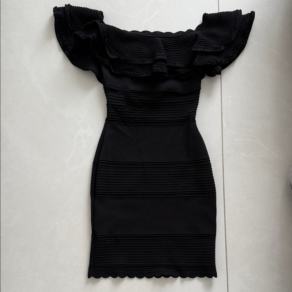 Alexander McQueen Elegant Black Off-Shoulder Mini Dress
